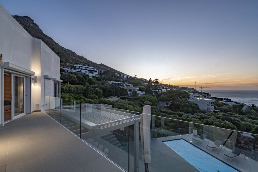 To Let 4 Bedroom Property for Rent in Llandudno Western Cape